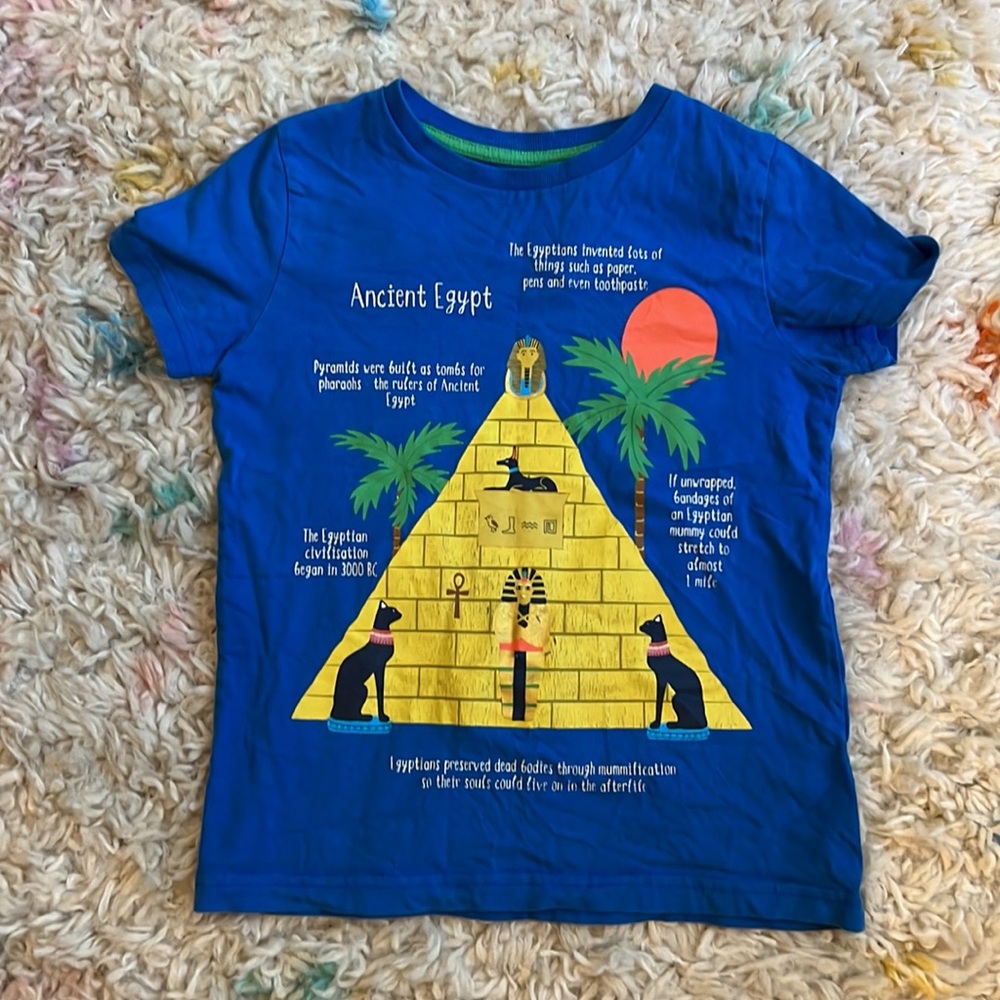 Boden Egypt short sleeved T-shirt in blue.